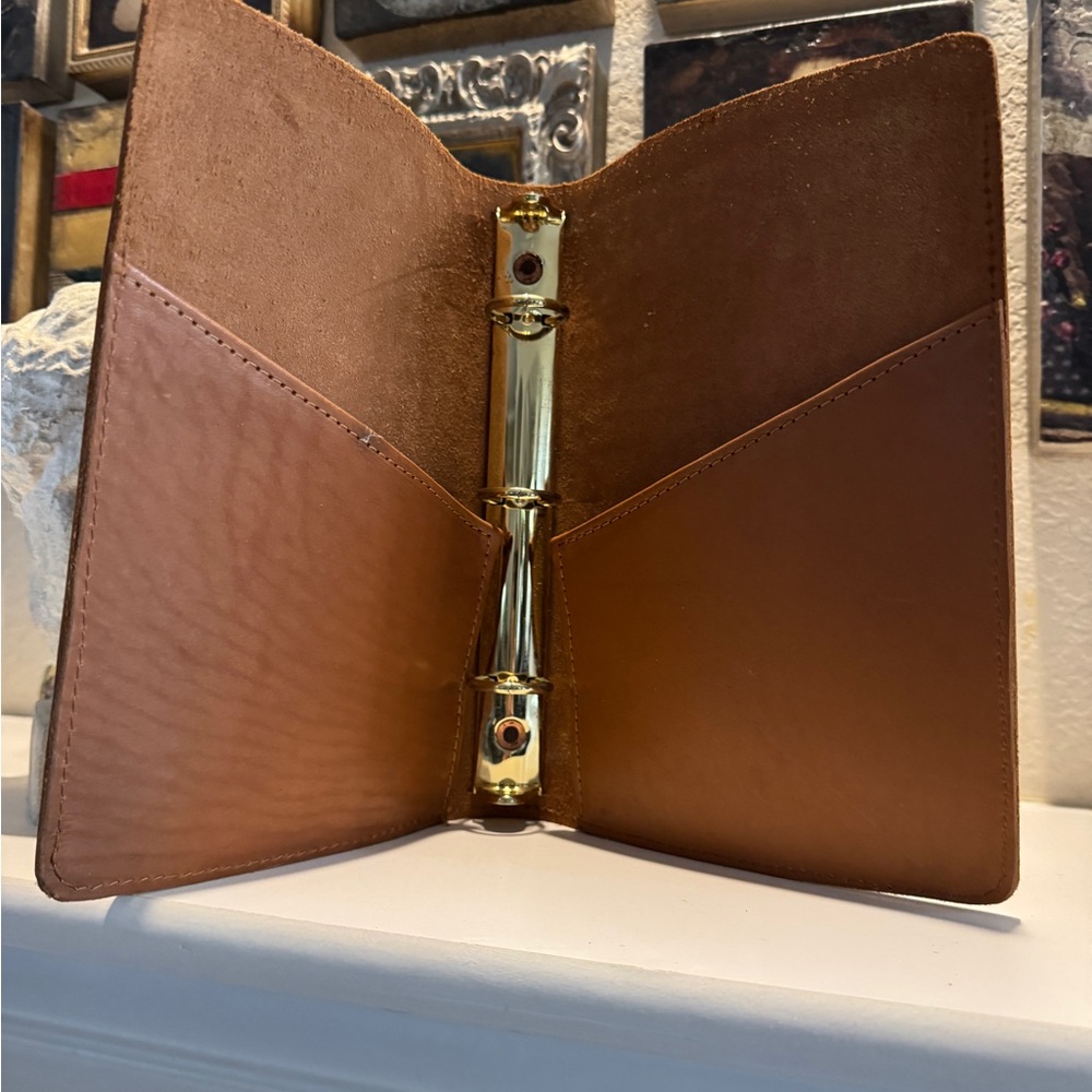 King Ranch Leather 3-Ring Binder –‎ Preowned, Monogrammed with Initials - Picture 2 of 4
